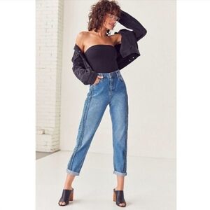 mom jeans / bdg urban outfitters / size 8 / straight leg